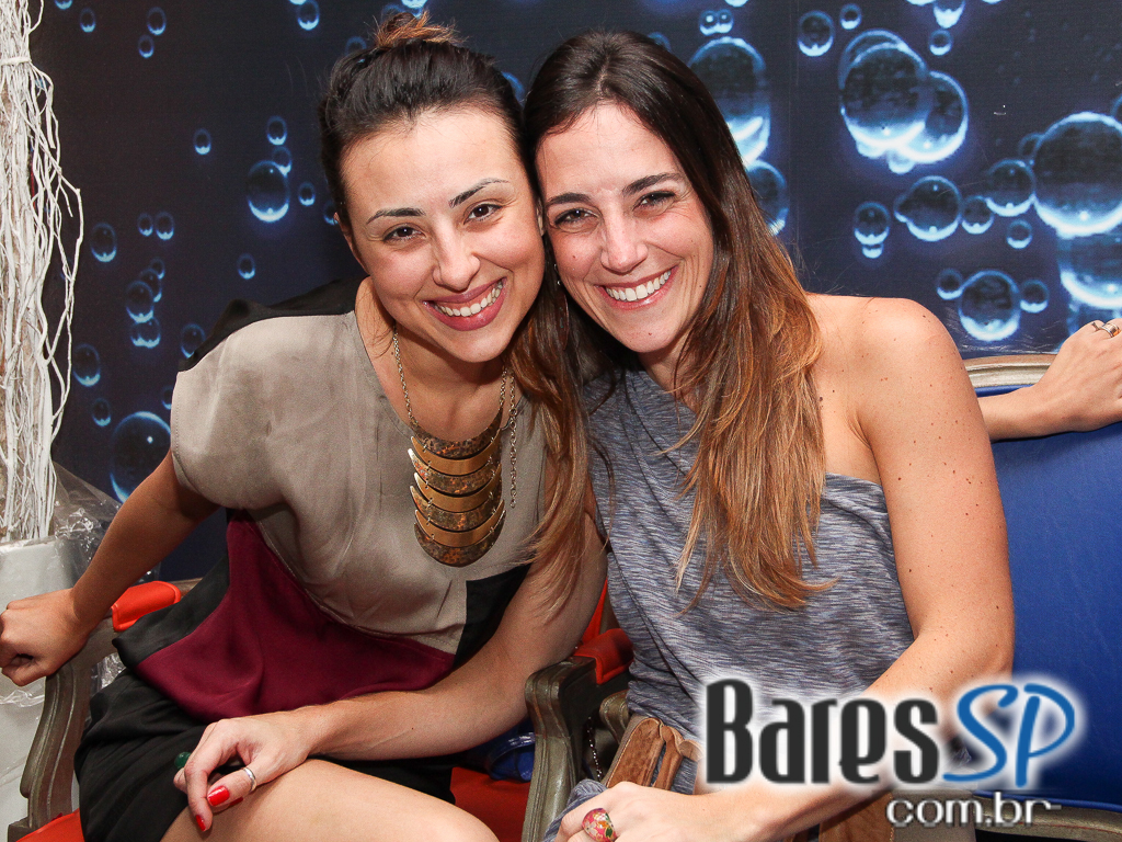 Quinta-feira animada no Gràcia Bar com Djs convidados Quinta-feira animada no Gràcia Bar com Djs convidados