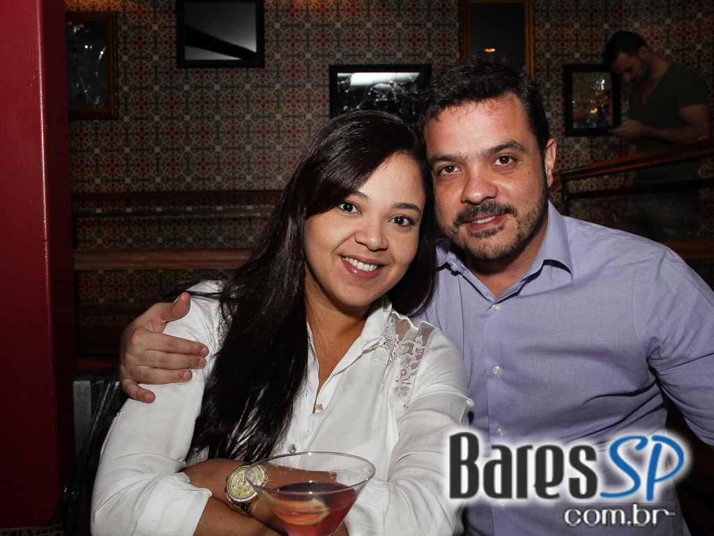 Quinta-feira animada no Gràcia Bar com Djs convidados Quinta-feira animada no Gràcia Bar com Djs convidados