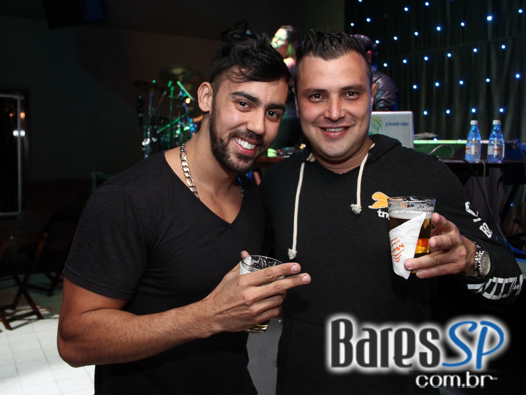 Aconteceu na sexta-feira a noite Popnejo no Maevva Bar Aconteceu na sexta-feira a noite Popnejo no Maevva Bar