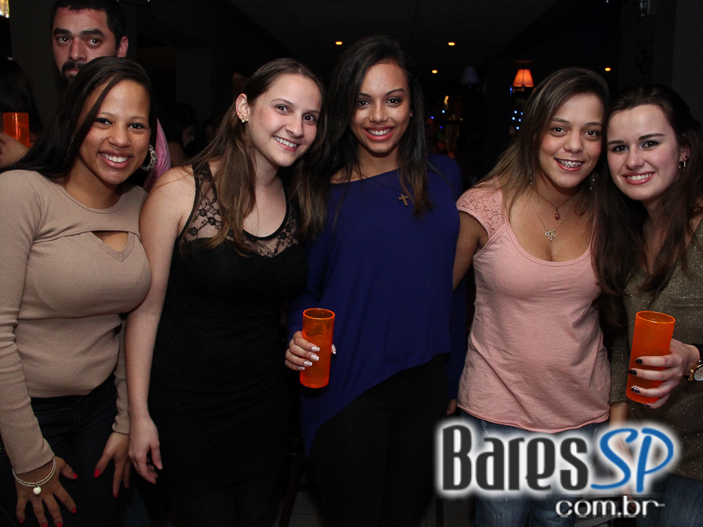 Aconteceu na sexta-feira a noite Popnejo no Maevva Bar Aconteceu na sexta-feira a noite Popnejo no Maevva Bar