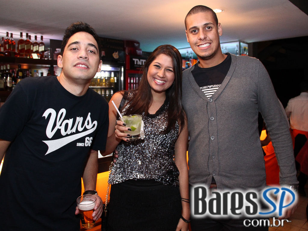 Aconteceu na sexta-feira a noite Popnejo no Maevva Bar Aconteceu na sexta-feira a noite Popnejo no Maevva Bar