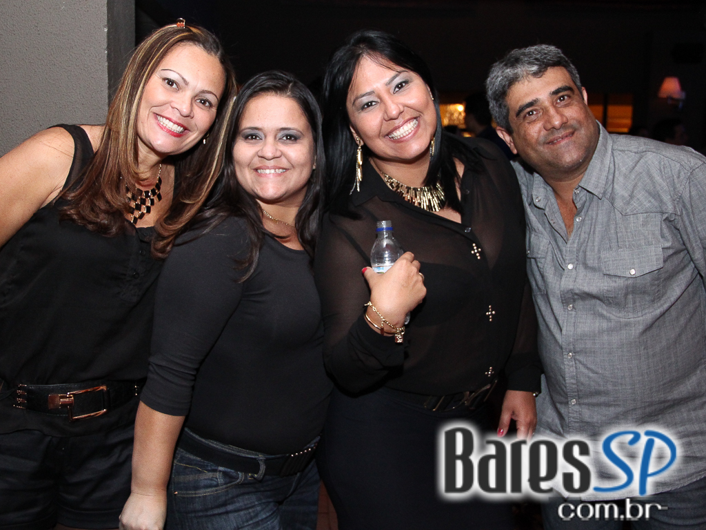 Aconteceu na sexta-feira a noite Popnejo no Maevva Bar Aconteceu na sexta-feira a noite Popnejo no Maevva Bar