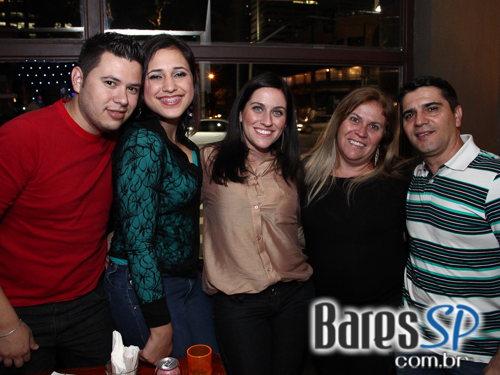 Aconteceu na sexta-feira a noite Popnejo no Maevva Bar Aconteceu na sexta-feira a noite Popnejo no Maevva Bar