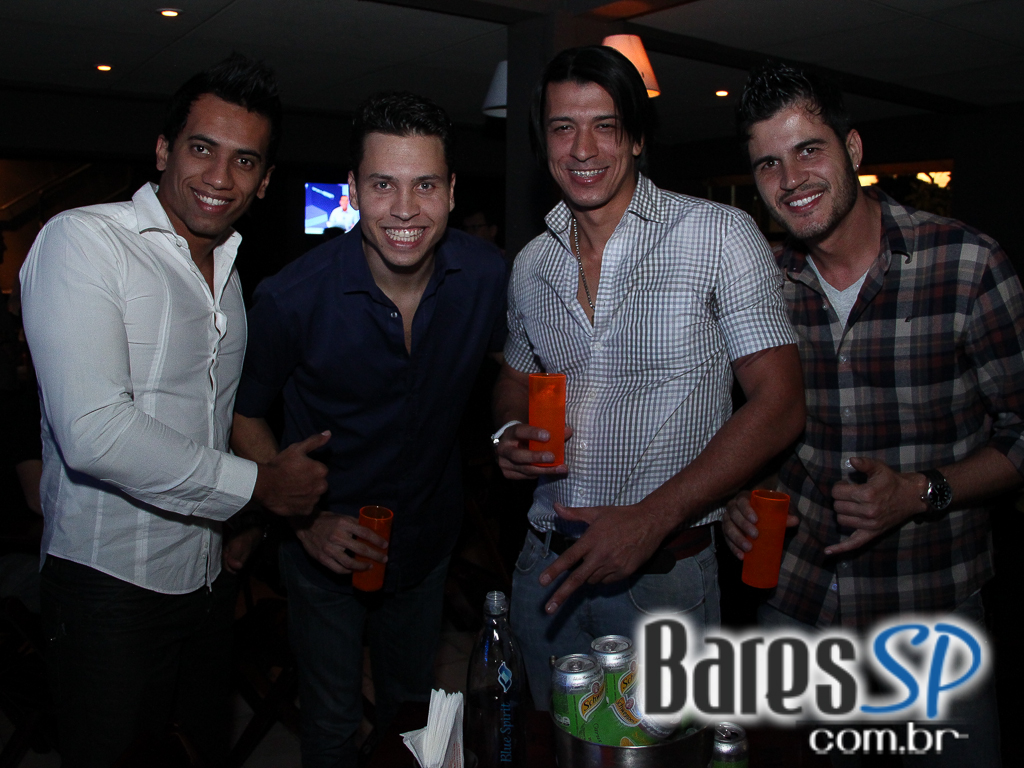 Aconteceu na sexta-feira a noite Popnejo no Maevva Bar Aconteceu na sexta-feira a noite Popnejo no Maevva Bar