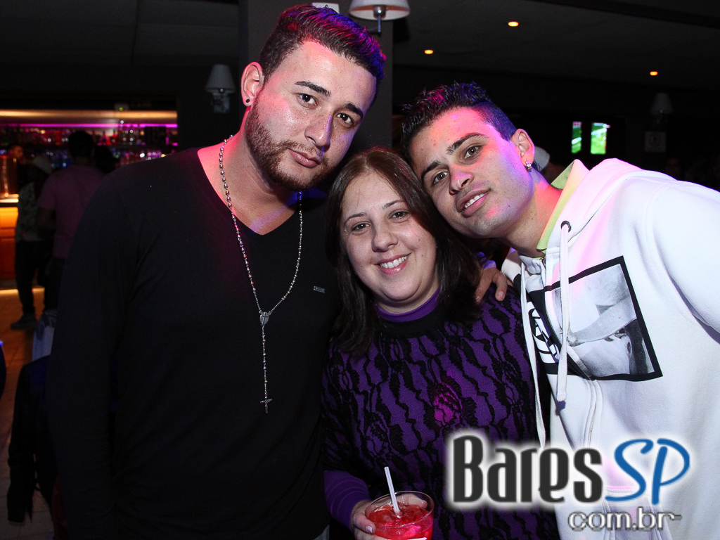 Aconteceu na sexta-feira a noite Popnejo no Maevva Bar Aconteceu na sexta-feira a noite Popnejo no Maevva Bar