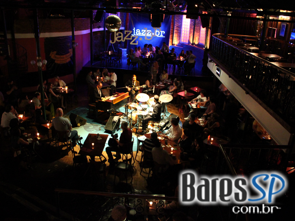 Bourbon Street recebeu Hammond Grooves que embalou a noite de quarta-feira Bourbon Street recebeu Hammond Grooves que embalou a noite de quarta-feira