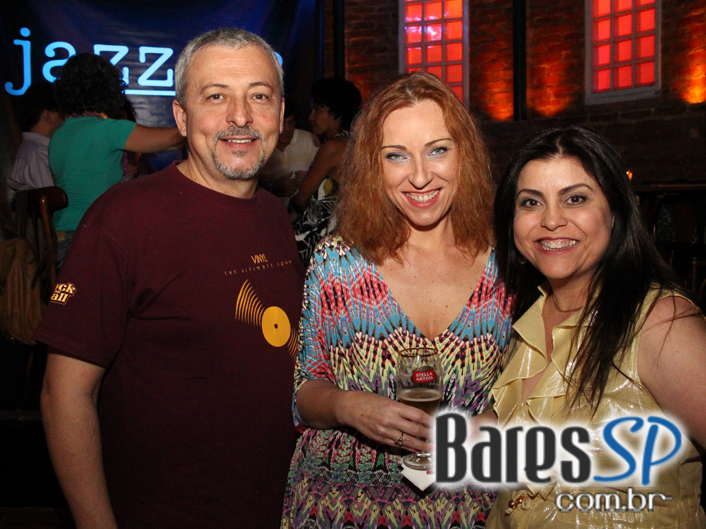 Bourbon Street recebeu Hammond Grooves que embalou a noite de quarta-feira Bourbon Street recebeu Hammond Grooves que embalou a noite de quarta-feira