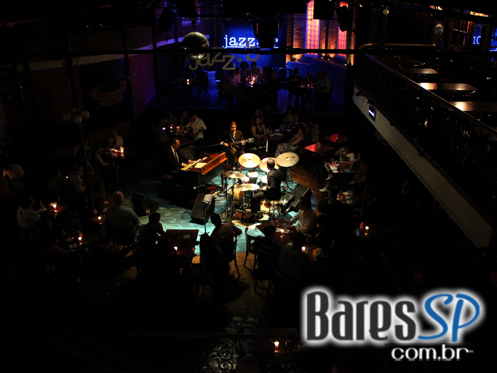 Bourbon Street recebeu Hammond Grooves que embalou a noite de quarta-feira Bourbon Street recebeu Hammond Grooves que embalou a noite de quarta-feira