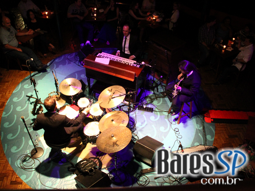 Bourbon Street recebeu Hammond Grooves que embalou a noite de quarta-feira Bourbon Street recebeu Hammond Grooves que embalou a noite de quarta-feira