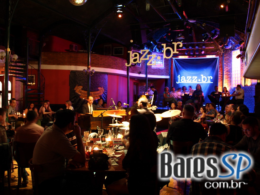 Bourbon Street recebeu Hammond Grooves que embalou a noite de quarta-feira Bourbon Street recebeu Hammond Grooves que embalou a noite de quarta-feira