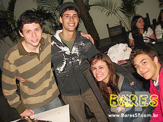 Música, drinks e gastronomia no Puri Bar Música, drinks e gastronomia no Puri Bar