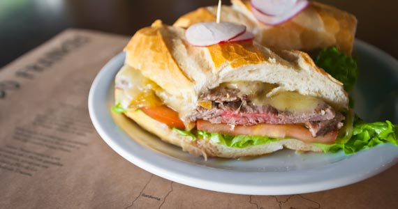 Petite baguette de filé mignon à milanesa