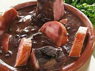 Todos os Sábados têm Feijoada no Bar do Jô, no Pari.