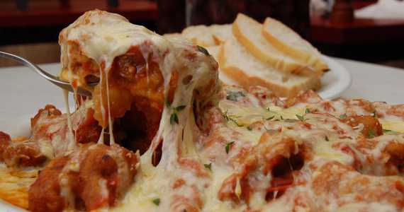 Bar Mooca oferece um delicioso e variado Buffet de Massas neste domingo