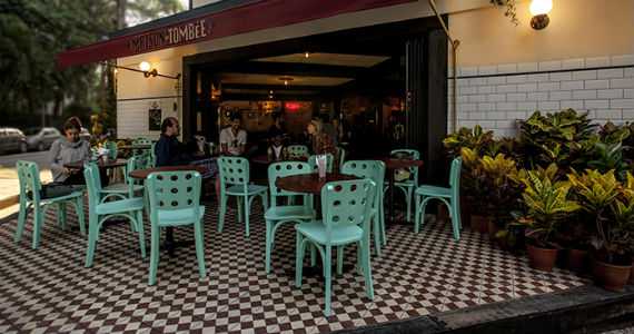 La Maison est Tombée