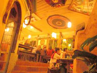 Restaurantes na Rua Caraíbas