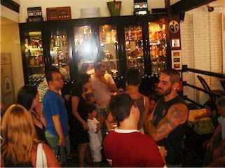 Todas as Quartas têm Happy Hour no Padim Ciço com Futebol, Espetinhos e Cerveja gelada. Todas as Quartas têm Happy Hour no Padim Ciço com Futebol, Espetinhos e Cerveja gelada.