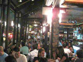 Quinta-Feira tem Happy Hour na Cervejaria Patriarca, na Vila Madalena, com muita Devassa.