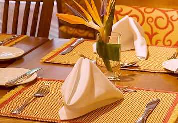 Quench Restaurante & Bar - Marriott Executive Apar