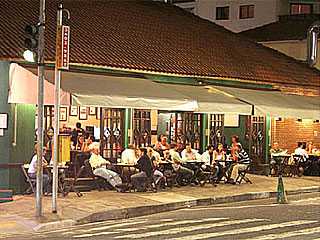 Terça-Feira tem Happy Hour no Velho Rabo, em Perdizes, com chopp Brahma.