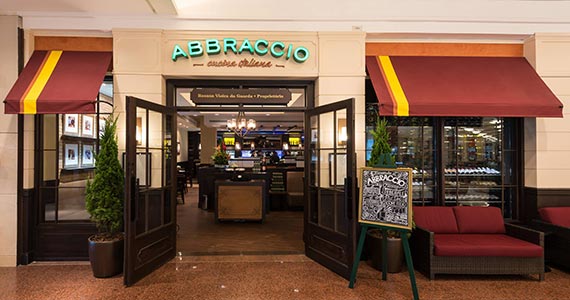 Abbraccio - Shopping Center 3
