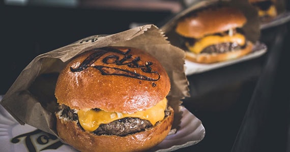 Burguê In-Out Burguers Burguê In-Out Burguers