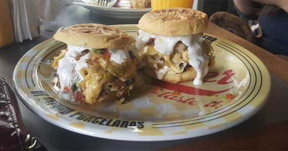 Burgy Moema Burgy Moema