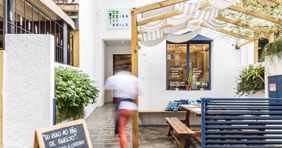 Da Feira ao Baile Café