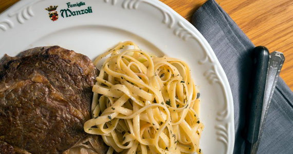 Famiglia Manzoli - Pasta & Vino