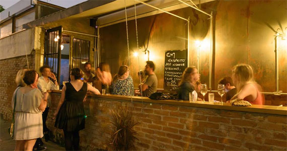 Bares na Rua Simão Álvares