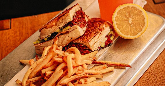 Happiness Heliópolis