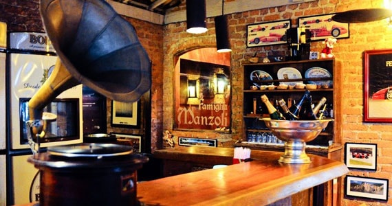 Famiglia Manzoli - Pasta & Vino