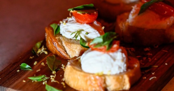 Sóshots & Gin Club Sóshots & Gin Club