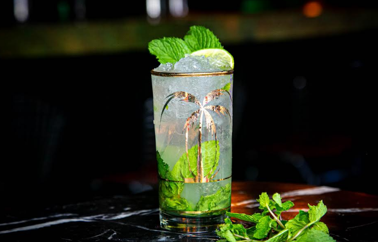 4E20 Vynil Music Bar 4E20 Vynil Music Bar