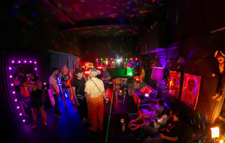 4E20 Vynil Music Bar 4E20 Vynil Music Bar