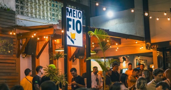 Meio Fio Bar