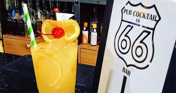 1966 Pub Cocktail Bar