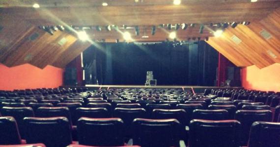 Teatro Lauro Gomes