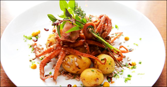 Blá Bar lança cardápio temático de almoço