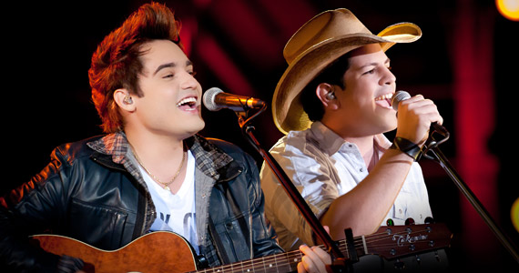 Fernando & Sorocaba apresentam DVD Acústico na Ópera de Arame no Credicard Hall