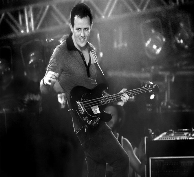 Pj do Jota Quest terá série de baixos lançada com seu nome, baixista do Jota Quest Pj do Jota Quest terá série de baixos lançada com seu nome, baixista do Jota Quest