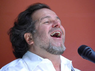 Albino Sare mostra Trem Azul no Tom Jazz Albino Sare mostra Trem Azul no Tom Jazz