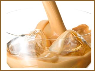 No mês de setembro, a Accessorize recebe o happy hour organizado pela Amarula Cream  