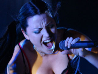 Fãs esperam por Amy Lee durante 3 semanas, em barracas 