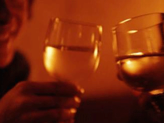 Café Journal oferece jantar no escuro para Dia dos Namorados