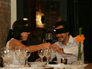 Resultado de imagem para encontros de namorados as escuras