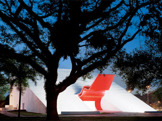 No Auditório Ibirapuera, Vitor Araújo e Rivotrill tocam os Contos Esquecidos sobre Silêncio e Caos