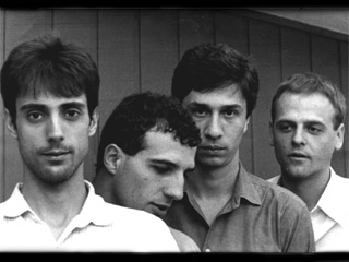 Banda Fellini faz apresentações relâmpago, no Brasil, em formação original