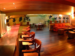 O Bar BarO disponibiliza espaços para eventos simultâneos