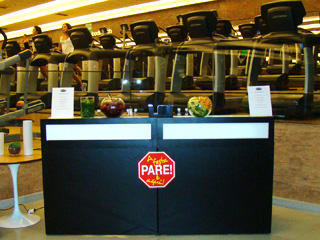  Academia Bodytech realizou um animado happy hour com bebidas não alcoólicas para os seus alunos 